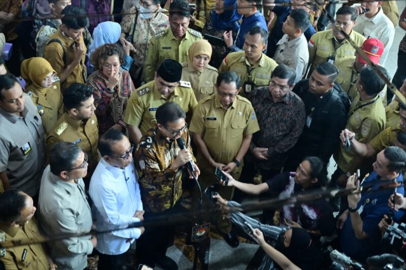 Foto: Wakil Walikota Makassar dalam kegiatan konferensi pers Rapat Koordinasi Percepatan Eliminasi Tuberkulosis melalui Program Hasil Terbaik Cepat (PHTC) yang digelar di Sasana Bhakti Praja, Kantor Kementerian Dalam Negeri RI