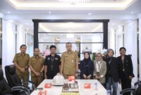Foto: Sekretaris Daerah (Sekda) Makassar Andi Zulkifly  bersama Manajemen Kabar Makassar di Ruang Rapat Sekda Lantai 3 Kantor Balai Kota Makassar