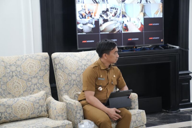 Foto: Kepala Dinas DLH Kota Makassar saat audiens dengan Walikota Makassar