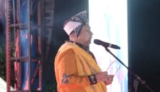 Foto: Walikota Munafri saat memberikan sambutan pada acara pesta rakyat kecamatan biringkanaya