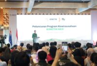 Wali Kota Makassar, Munafri Arifuddin, memberikan sambutan pada peluncuran Program Kewirausahaan KINETIK NEX di Hotel Novotel Grand Shayla Makassar, Rabu (27/8/2025).