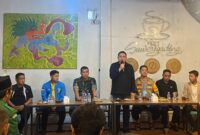 Foto: Arahan Walikota Makassar Munafri Arifuddin dalam pertemuan dengan OKP, Mahasiswa, supporter, pers di warkop SIJA Sawerigading