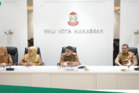 Foto: Wali Kota Makassar, Munafri Arifuddin, saat menerima audiensi Aliansi Tenaga Honorer Non Database BKN R4 Kota Makassar di dampingi Sekretaris Daerah Kota Makassar, Andi Zulkifly Nanda, Plt. Kepala BKPSDMD, Kamelia Thamrin, serta Kepala Inspektorat, A. Asma Zulistia Ekayanti.