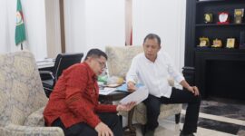 Foto: Wali Kota Makassar, Munafri Arifuddin bersama Kepala Pusat Strategis Kebijakan Digitalisasi dan Inovasi Daerah Kemendagri, Akbar Ali