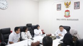 Wali Kota Makassar Munafri Arifuddin menerima audiensi BPJS Ketenagakerjaan bahas perlindungan pekerja rentan.