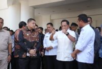 Wali Kota Makassar, Munafri Arifuddin, bersama Mendagri Tito Karnavian saat menghadiri pengarahan kepala daerah se-Sulsel di Rumah Jabatan Gubernur Sulsel.