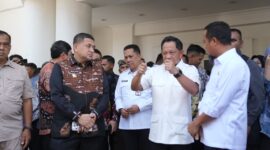 Wali Kota Makassar, Munafri Arifuddin, bersama Mendagri Tito Karnavian saat menghadiri pengarahan kepala daerah se-Sulsel di Rumah Jabatan Gubernur Sulsel.