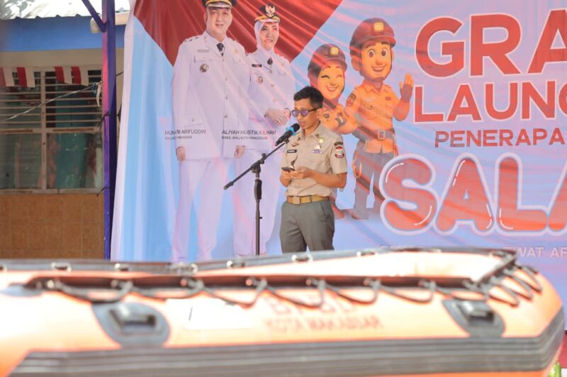 Kepala BPBD Makassar Muhammad Fadli menyampaikan sambutan pada peluncuran program inovasi SALAMA di SMPN 19 Makassar, Selasa (30/9/2025).