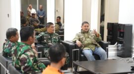 Foto: Walikota Makassar Munafri Arifuddin bersama Kepala Staf Kodam (Kasdam) XIV/Hasanuddin, Brigjen TNI Sugeng Hartono, S.E., M.M