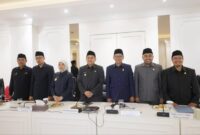 Foto: Wali Kota Makassar Munafri Arifuddin, Wakil Wali Kota Aliyah Mustika Ilham, Sekretaris Daerah Zulkifly Nanda bersama Jajaran Pimpinan DPRD Kota Makassar