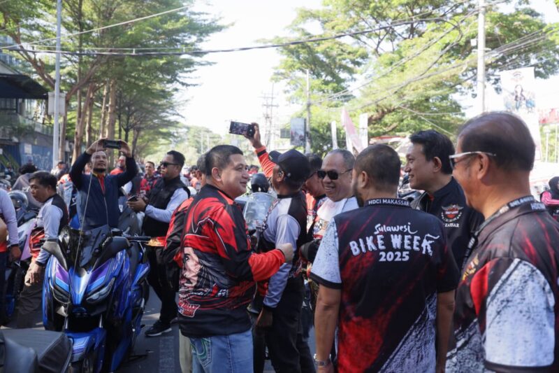 Peserta Sulawesi Bike Week 2025 dari berbagai daerah berkumpul di Makassar dalam rangkaian Heritage Rally HDCI, Sabtu (6/9/2025).