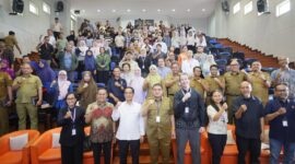 Foto: Wali Kota Makassar, Munafri Arifuddin bersama Rektor Universitas Hasanuddi Makassar dalam acara Placemaking Summit bertema Makassar Placemaking for Academic Network (MAPAN) 