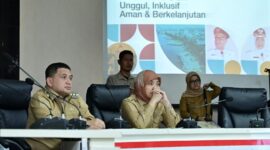 Foto: Wali Kota Makassar Munafri Arifuddin bersama Wakil Wali Kota Aliyah Mustika Ilham saat menerima aspirasi Himpunan Mahasiswa Islam (HMI) Cabang Makassar di Ruang Sipakatau Balai Kota