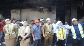 Foto: Wali Kota Makassar Munafri Arifuddin, Wakil Wali Kota Aliyah Mustika Ilham, Ketua DPRD Makassar Supratman bersama Dewi Chomistriana Direktur Jenderal (Dirjen) Cipta Karya Kementerian Pekerjaan Umum (PU) saat melakukan kunjungan ke kantor DPRD Kota Makassar yang pernah terbakar