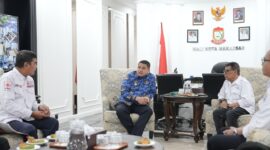 foto: Wali Kota Makassar Munafri Arifuddin dalam pertemuan dengan pengurus PMI Kota Makassar