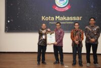 Pemkot Makassar menerima penghargaan GM-DTGI Awards 2025 sebagai salah satu dari 10 kota terbaik dalam transformasi digital di Indonesia.