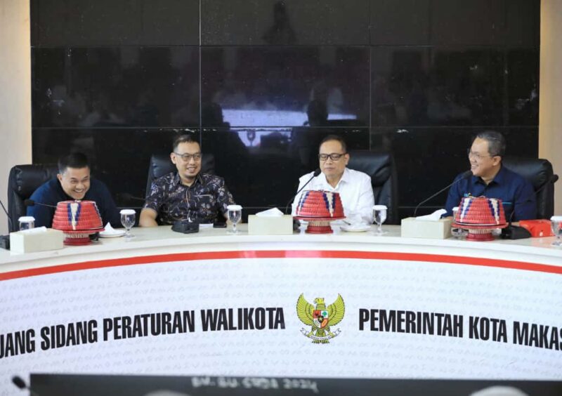 Foto: Sekretaris Daerah (Sekda) Makassar Andi Zulkifly didampingi Tenaga Ahli Pemkot Makassar Hudli Huduri bersama Ketua FKIJK Sulselbar Muhammad Muchlasin 