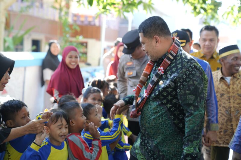 Foto: Wali Kota Makassar Munafri Arifuddin saat meninjau langsung lokasi dapur baru MBG di Pulau Barrang Lompo, Kecamatan Kepulauan Sangkarrang