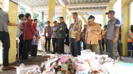 Foto: Wali Kota Makassar Munafri Arifuddin saat meninjau langsung Tempat Pengolahan Sampah Reduce, Reuse, Recycle (TPS 3R) di Kelurahan Barrang Lompo, Kecamatan Kepulauan Sangkarrang,