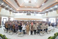 Foto: Wali Kota Makassar, Munafri Arifuddin, saat mendampingi Sekretaris Kementerian UMKM RI, Arif Rahman Hakim, dalam Rapat Koordinasi Regional Operasionalisasi dan Pengembangan Koperasi Desa/Kelurahan Merah Putih (KDKMP) yang digelar di Kantor Pertamina, Jl. Garuda