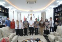 Foto: Wali Kota Makassar, Munafri Arifuddin bersama Direktur RS Gigi dan Mulut Pendidikan Unhas, drg. Andi Tajrin