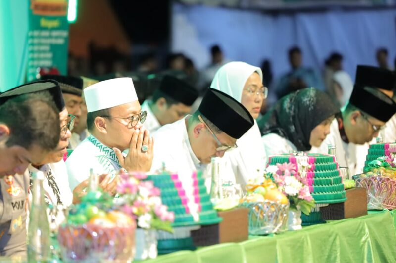 Foto: Wali Kota Makassar Munafri Arifuddin dalam perayaan Maulid Akbar Pesisir Makassar 1447 H / 2025 di Dermaga Pelabuhan Paotere