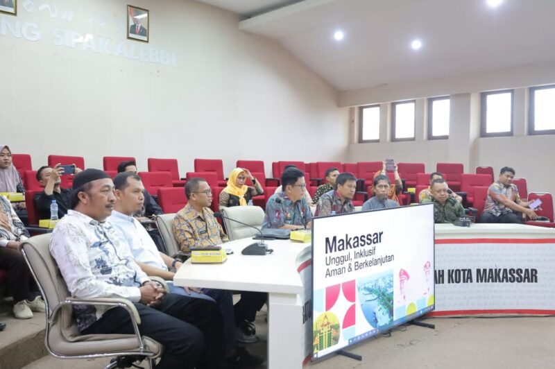 Foto: Wali Kota Makassar, Munafri Arifuddin dalam acara penandatanganan nota kesepahaman (MoU) antara Dinas Pendidikan Kota Makassar, dan Putera Sampoerna Foundation terkait program beasiswa
