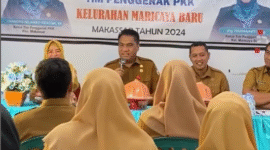 Kepala Dinas PP dan KB Kota Makassar, Drs. A. Irwan Bangsawan, M.Si, bersama jajaran dan Camat Makassar saat memimpin kegiatan Koordinasi Data Stunting di Kantor Lurah Maricaya Baru, dilanjutkan dengan kunjungan ke Puskesmas Kecamatan Makassar.