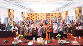 Kepala Dinas PP dan KB Kota Makassar, Drs. A. Irwan Bangsawan, M.Si, menjadi narasumber utama dalam kegiatan Diseminasi dan Publikasi Data Stunting yang digelar oleh Dinas Kesehatan Kota Makassar di Hotel Aston Makassar, Kamis (9/10/2025).