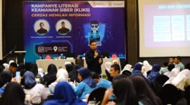 Foto: Suasana kegiatan Kampanye Literasi Keamanan Siber (KLiKS) dengan tema “Cerdas Memilah Informasi” bagi peserta didik Sekolah Menengah Pertama (SMP) yang dilaksanakan oleh Diskominfo Makassar