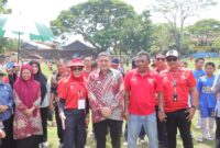 Foto: Wali Kota Makassar, Munafri Arifuddin dan Ketua TP PKK Kota Makassar, Melinda Aksa dalam pembukaan Asnawi Mangkualam Cup 2025