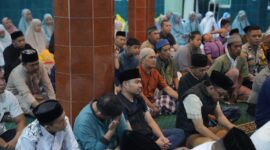 Foto: Suasana Shalat Subuh berjamaah di Masjid Haqqul Yaqin, Kelurahan Bara-Baraya Utara, Kecamatan Makassar