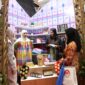 Foto: Suasana Booth Dekranasda Kota Makassar  pada ajang The Jakarta International Handicraft Trade Fair (INACRAFT) 2025 yang digelar di Jakarta International Convention Center (JICC)