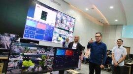 Foto: Wakil Menteri Dalam Negeri, Bima Arya Sugiarto saat berkunjung ke ke Command Center Kota Makassar