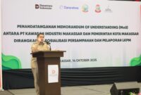 Foto: Wali Kota Makassar, Munafri Arifuddin saat memberikan sambutan pada acara penandatanganan Nota Kesepahaman (MoU) Pengembangan Operasional Pengolahan Sampah Reduce, Reuse, Recycle (TPS 3R) di Kawasan Industri Makassar (KIMA) dan Pemerintah Kota Makassar