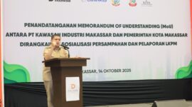Foto: Wali Kota Makassar, Munafri Arifuddin saat memberikan sambutan pada acara penandatanganan Nota Kesepahaman (MoU) Pengembangan Operasional Pengolahan Sampah Reduce, Reuse, Recycle (TPS 3R) di Kawasan Industri Makassar (KIMA) dan Pemerintah Kota Makassar