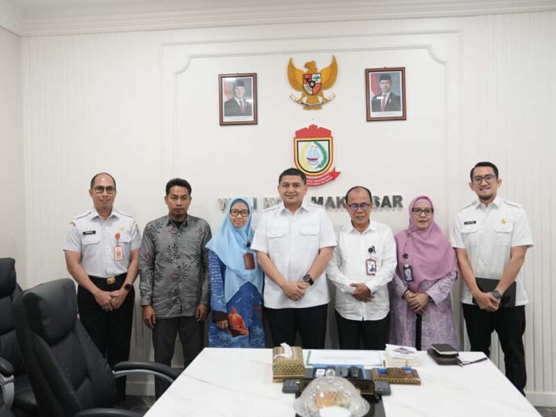 Foto: Wali Kota Makassar, Munafri Arifuddin bersama Tim APEKSI Komwil VI yang dipimpin oleh Manajer, Talib Mustafa