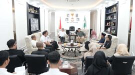 Foto: Wali Kota Makassar, Munafri Arifuddin bersama Ketua KPU Makassar, Andi Muhammad Yasir Arafat, bersama Divisi Teknis Penyelenggaraan Sri Wahyuningsih dan Sekretaris KPU Makassar Asrar.