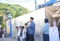 Foto: Wali Kota Makassar Munafri Arifuddin, Wakil Wali Kota Makassar Aliyah Mustika Ilham dalam kegiatan Gerakan Jumat Bersih yang kali ini dilaksanakan serentak di tiga kecamatan: Bontoala, Wajo, dan Ujung Pandang 