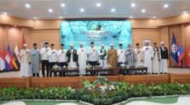Foto: Wali Kota Makassar, Munafri Arifuddin bersama pengikut Tarekat Al Muhammadiyah Al Sanusiyah Al Idrisiyah Indonesia dalam acara peringatan maulid