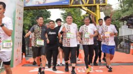 Foto: Wali Kota Makassar, Munafri Arifuddin saat mengikuti Kalla Run 2025