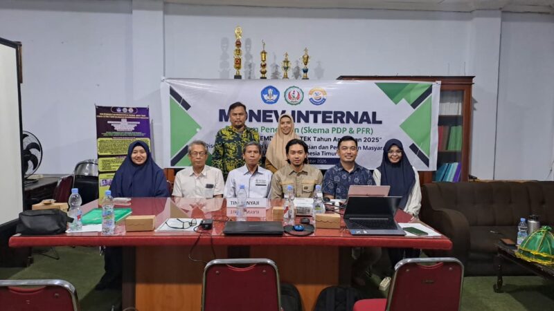 Foto: Ketua LPPM UIT, Nismawati, S.Si., M.Kes bersama Reviewer dan Dosen penerima Hibah Kemdiktisaintek