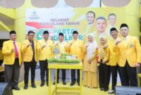 Foto:  Ketua DPD II Partai Golkar Kota Makassar, Munafri Arifuddin pada perayaan HUT ke-61 Partai Golkar yang digelar di Sekretariat DPD II Golkar Makassar