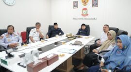 Foto: Wali Kota Makassar, Munafri Arifuddin saat membahas Rancangan Peraturan Daerah (Ranperda) tentang Fasilitas Penyelenggaraan Pesantren bersama DPRD Kota Makassar