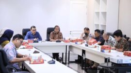 Foto: Sekretaris Daerah (Sekda) Makassar, Andi Zulkifly saat memimpin Rapat Forum Komunikasi Pemangku Kepentingan Utama Kota Makassar Optimalisasi Program JKN