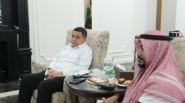 Foto: Wali Kota Makassar Munafri Arifuddin saat menerima kunjungan Syekh Abdullah Bawazir, CEO Iqro Arabiya Company Universitas Ummul Qura Mekkah