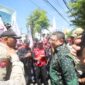 Foto: Wali Kota Makassar, Munafri Arifuddin, menerima langsung perwakilan Federasi Serikat Pekerja Metal Indonesia (FSPMI) yang datang menyampaikan sejumlah tuntutan terkait penetapan Upah Minimum Kota