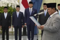 Presiden RI Prabowo Subianto melantik anggota Komisi Percepatan Reformasi Polri di Istana Kepresidenan Jakarta, Jumat (7/11/2025). (Foto: Biro Pers, Media, dan Informasi Sekretariat Presiden)