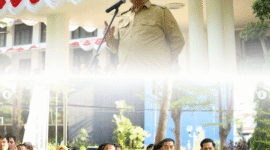 Kepala Dinas PP dan KB Kota Makassar, Drs. A. Irwan Bangsawan, M.Si, memimpin apel pagi sekaligus memberikan arahan terkait program inovatif DPPKB di halaman Kantor Wali Kota Makassar, Senin (3/11/2025).