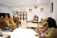 Bidang Ketahanan dan Kesejahteraan Keluarga DPPKB Kota Makassar melakukan Monitoring Evaluasi Program Lorong Pengendali Stunting (LOPIS) di Kantor DPPKB Makassar, Senin (3/11/2025).